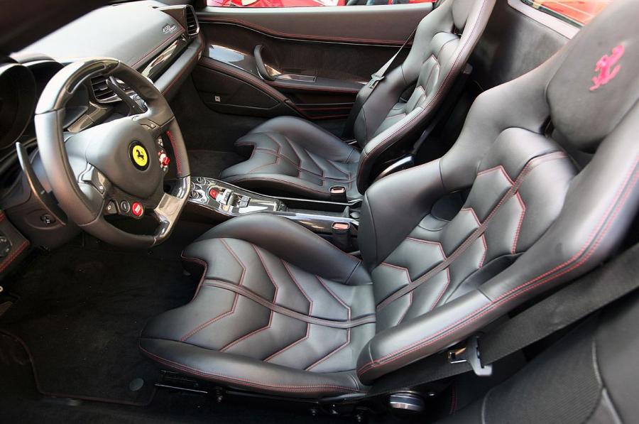  Ferrari 458 Spider 2012 года  (фото 82 из 136)